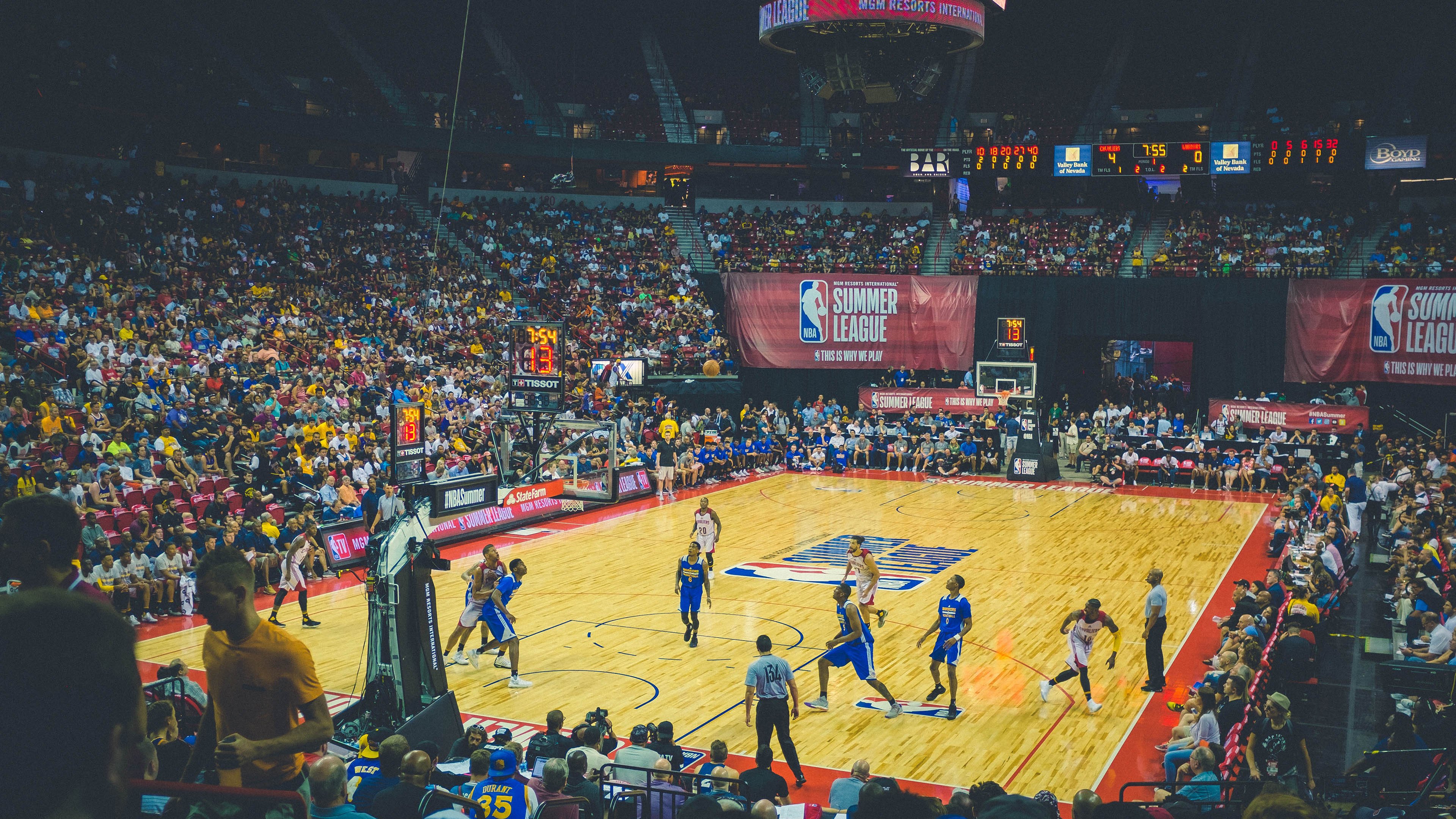 史上最年轻“冠军传奇”完成梦想征程，史上最年轻的常规赛mvp获得者是谁